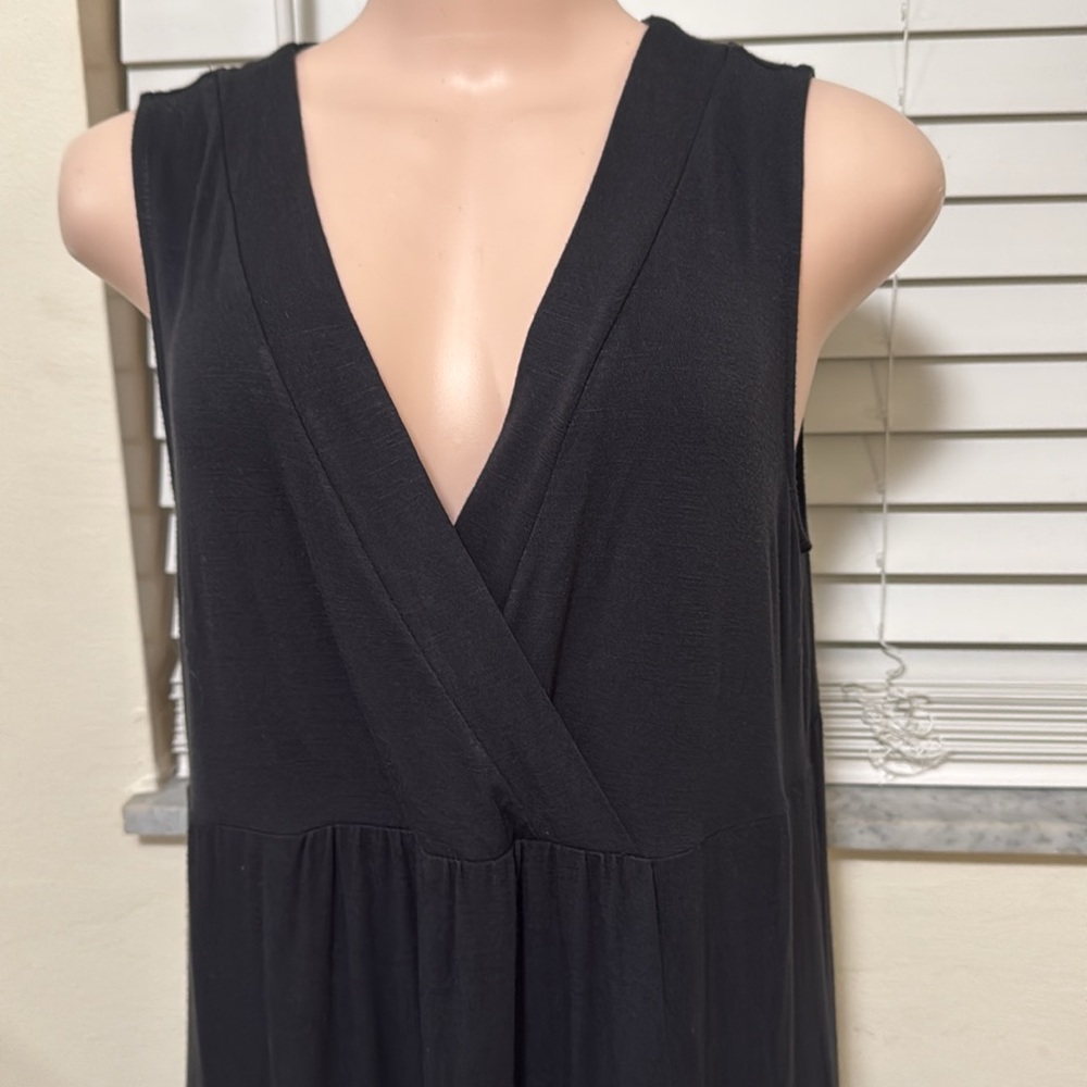 J. Jill woman MEDIUM black v neck cross simple black dress - Picture 2 of 5